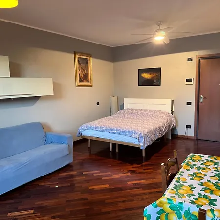 Ampio Monolocale Apartmán Brescia