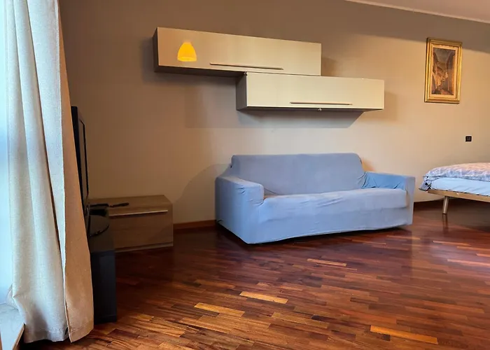 Ampio Monolocale ブレシア